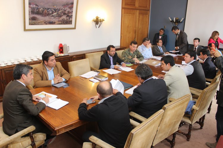 GOBIERNO FORTALECE COORDINACIÓN CON ALCALDES PARA IMPLEMENTAR MEDIDAS POST TERREMOTO GOBIERNO FORTALECE COORDINACIÓN CON ALCALDES PARA IMPLEMENTAR MEDIDAS POST TERREMOTO