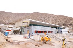 Cesfam de Carén y Parque Chañaral Alto de Monte Patria presentan más de un 90% de avance en obras