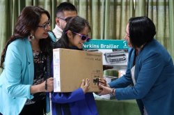 Estudiantes del Colegio Luis Braille de La Serena recibieron equipos digitales para su desarrollo autónomo