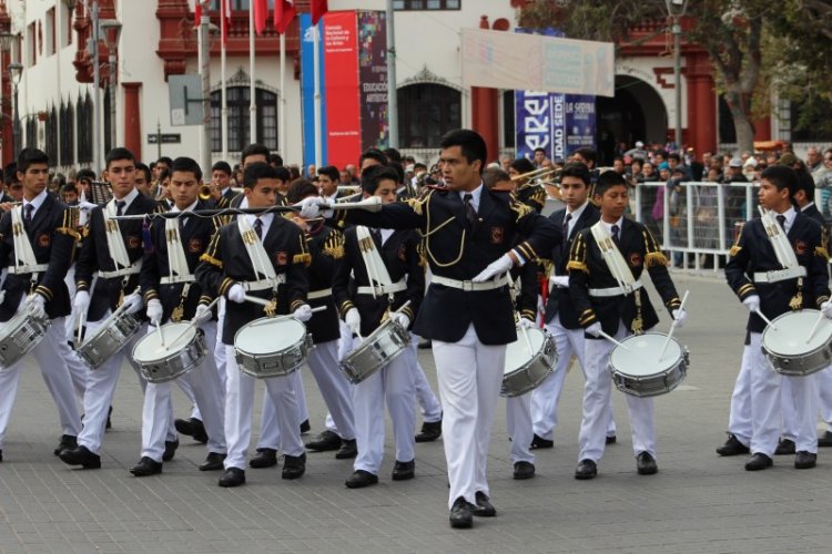 CON INVITACIÓN A PROYECTARSE HACIA EL MAR CONMEMORAN DÍA DE LAS GLORIAS NAVALES