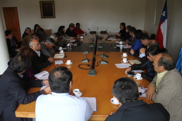 INTENDENTA HANNE UTRERAS PRESENTA A NUEVO EQUIPO DE TRABAJO PARA ABORDAR DEMANDAS CAMPESINAS