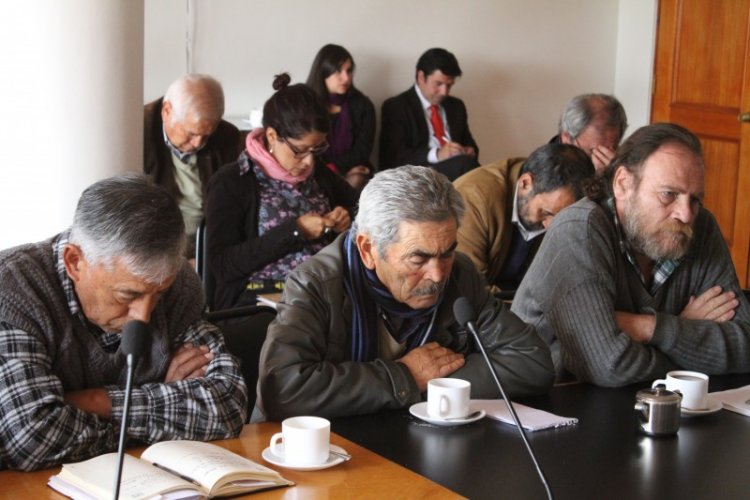 INTENDENTA HANNE UTRERAS PRESENTA A NUEVO EQUIPO DE TRABAJO PARA ABORDAR DEMANDAS CAMPESINAS