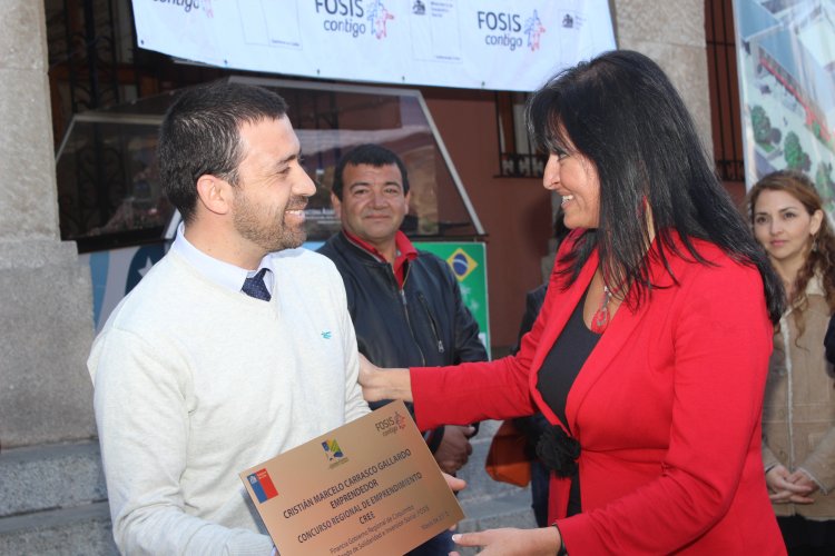 GOBIERNO REGIONAL Y FOSIS ENTREGAN $400 MILLONES PARA APOYAR A LOS EMPRENDEDORES LOCALES