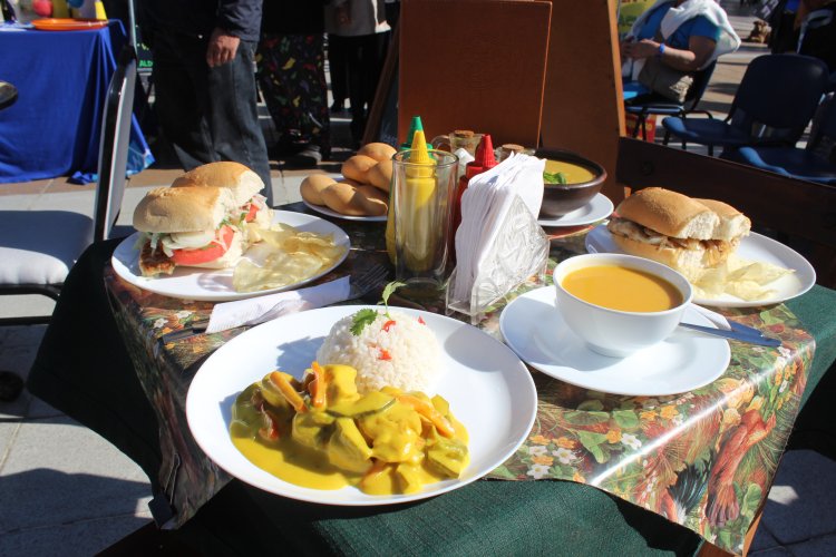 CON VARIADA OFERTA PROMUEVEN “TERCER TIEMPO” DE COPA AMÉRICA EN LA COMUNA DE COQUIMBO