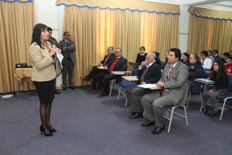 ALUMNOS DE LA SERENA RECIBEN COMPUTADORES DEL PROGRAMA “YO ELIJO MI PC” DE JUNAEB