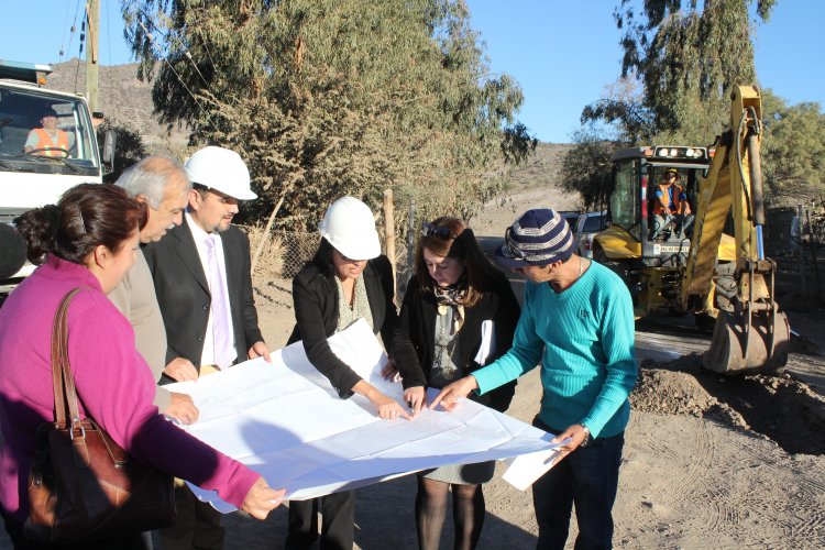 VECINOS DE HUANA CONTARÁN CON ANHELADO SISTEMA DE ALCANTARILLADO Y CASETAS SANITARIAS
