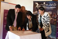 FIRMAN CONVENIO QUE FORMALIZA LOS $11.400 MILLONES PARA ADJUDICAR EMPRESA QUE CONSTRUIRÁ ESTADIO DE OVALLE