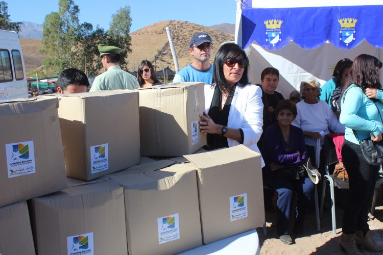 GOBIERNO COMENZÓ ENTREGA DE 10 MIL CAJAS DE ALIMENTOS EN MONTE PATRIA