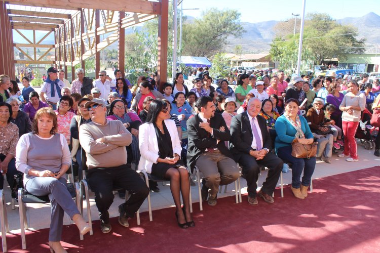 GOBIERNO COMENZÓ ENTREGA DE 10 MIL CAJAS DE ALIMENTOS EN MONTE PATRIA