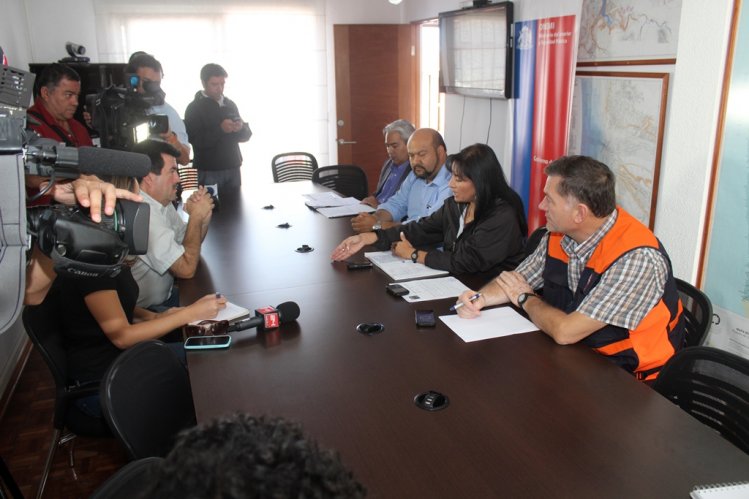 ALERTAN POR LLUVIAS Y PIDEN PREPARARSE EN LOS HOGARES ANTE POSIBLES INCONVENIENTES