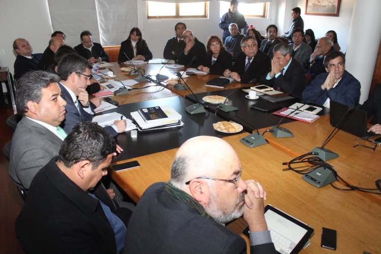 BUSCARÁN AGILIZAR LICITACIÓN DE ESTUDIOS DE PLANTAS DESALADORAS PARA LA REGIÓN