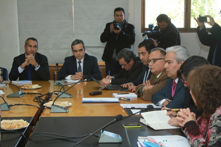 GOBIERNO RECIBE INFORME DE INVERSIONES DE EMPRESA SANITARIA Y EXIGE RESTITUIR SUMINISTRO PARA CONSUMO HUMANO