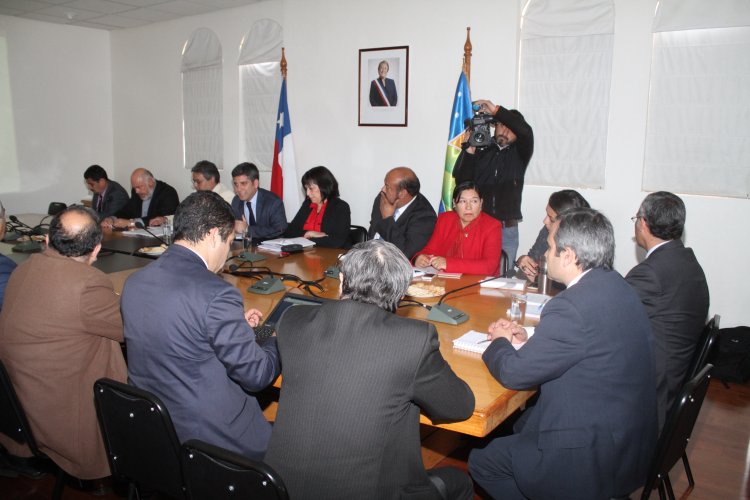 GOBIERNO RECIBE INFORME DE INVERSIONES DE EMPRESA SANITARIA Y EXIGE RESTITUIR SUMINISTRO PARA CONSUMO HUMANO