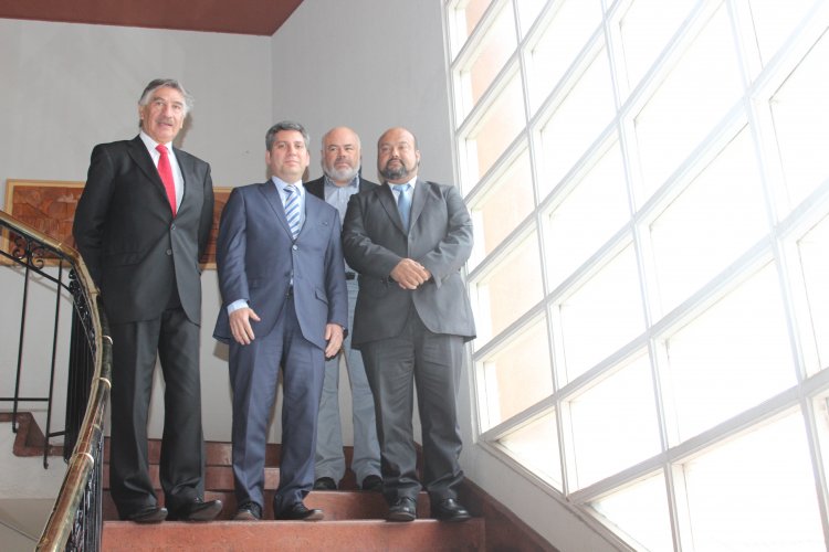 CONSEJEROS REGIONALES SOSTIENEN PRIMER ENCUENTRO CON EL NUEVO INTENDENTE DE LA REGIÓN