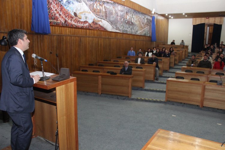 INTENDENTE IBÁÑEZ SALUDA A FUNCIONARIOS DE GOBIERNO INTERIOR Y GOBIERNO REGIONAL