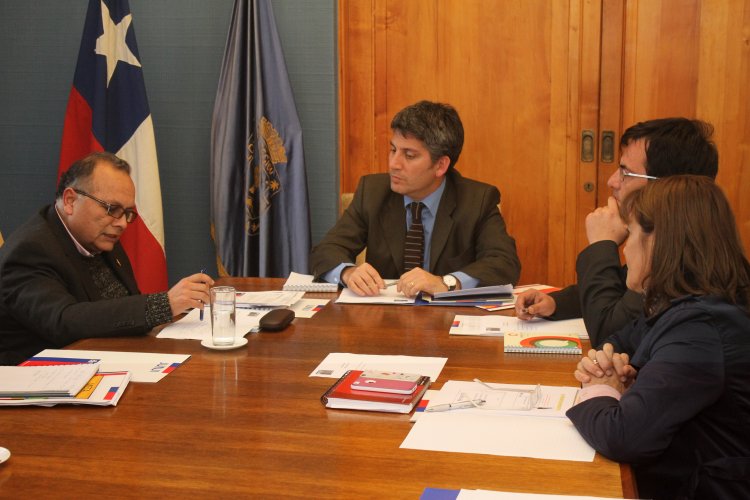 INTENDENTE IBÁÑEZ LIDERA MESA DE COORDINACIÓN POR AUMENTO DE COBERTURA EN EDUCACIÓN PARVULARIA