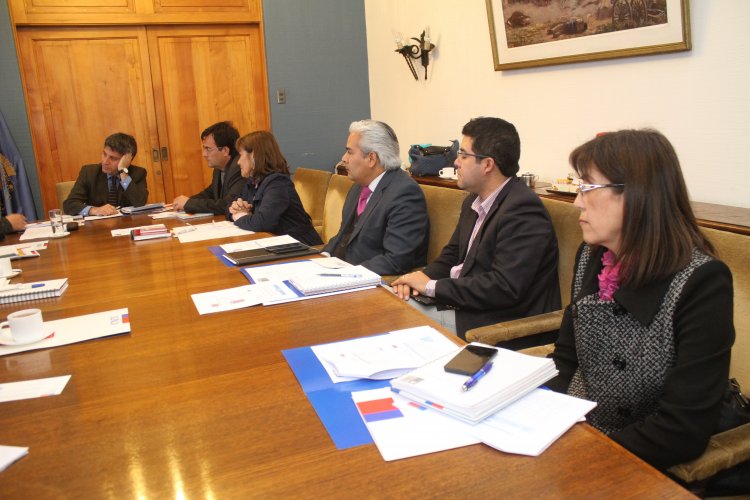 INTENDENTE IBÁÑEZ LIDERA MESA DE COORDINACIÓN POR AUMENTO DE COBERTURA EN EDUCACIÓN PARVULARIA