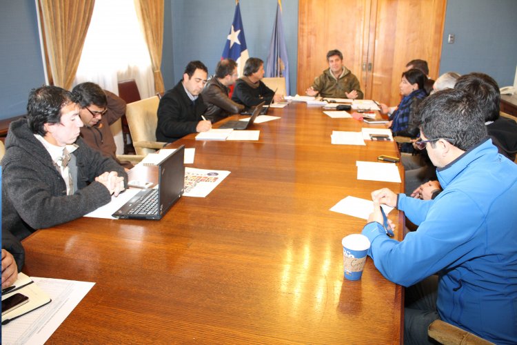 REUNION DE ONEMI CON INTENDENTE Y SERVICIOS PUBLICOS