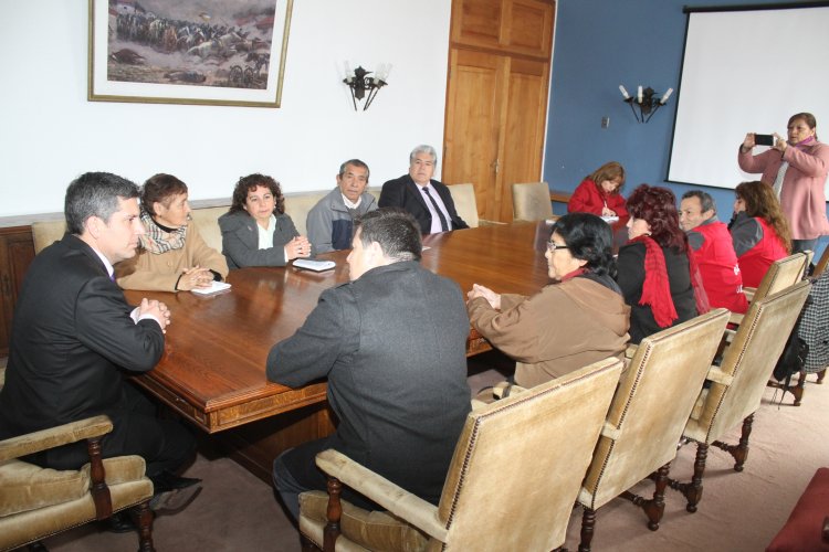 ORGANIZACIONES SOCIALES DE LAS COMPAÑÍAS SALUDAN A INTENDENTE IBÁÑEZ