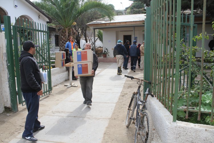 ENTREGAN AYUDA SOCIAL A PESCADORES AFECTADOS POR EL PASADO TEMPORAL