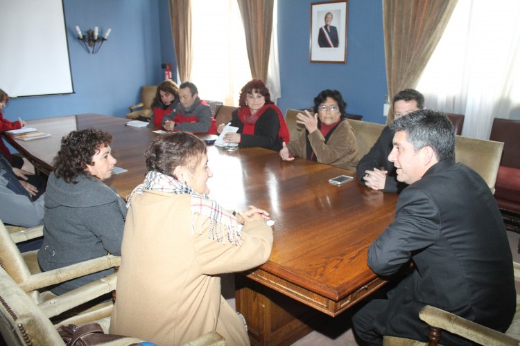 ORGANIZACIONES SOCIALES DE LAS COMPAÑÍAS SALUDAN A INTENDENTE IBÁÑEZ