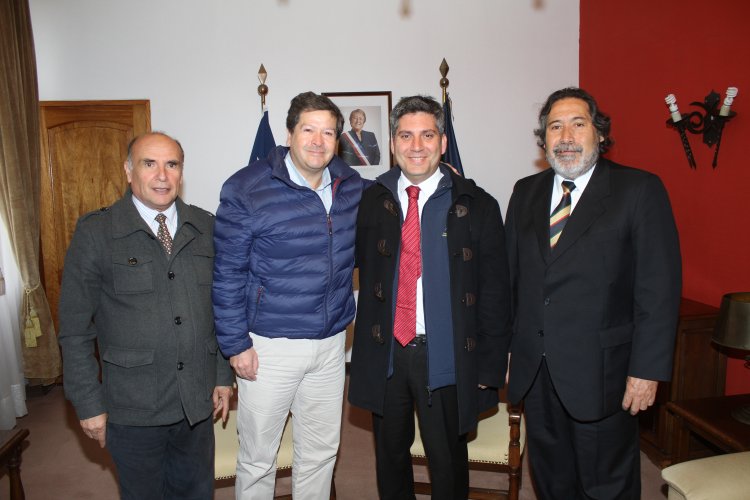 INTENDENTE CLAUDIO IBÁÑEZ RECIBE FUERTE RESPALDO DEL PARTIDO RADICAL