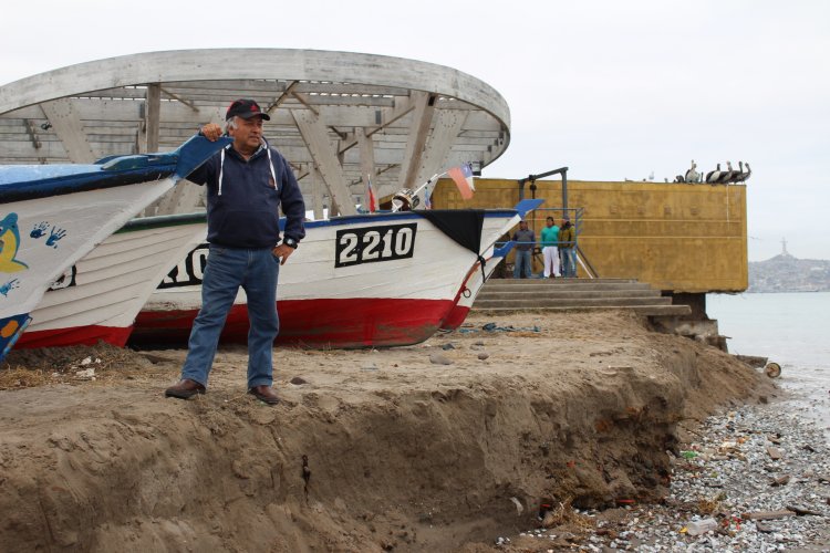 IMPLEMENTARÁN MEDIDAS PARA REPARAR DAÑOS EN CALETA DE PESCADORES DE PEÑUELAS