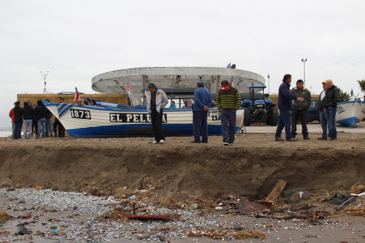 IMPLEMENTARÁN MEDIDAS PARA REPARAR DAÑOS EN CALETA DE PESCADORES DE PEÑUELAS