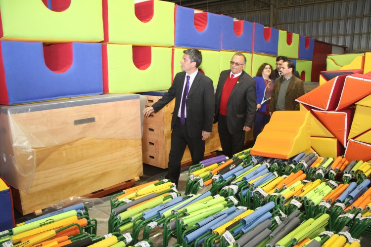 REFORMA EDUCACIONAL PERMITE IMPLEMENTAR MODERNO EQUIPAMIENTO DEPORTIVO EN COLEGIOS