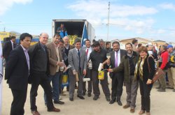 PESCADORES DE TONGOY RECIBEN MATERIAL PARA REPARACIÓN DE BOTES