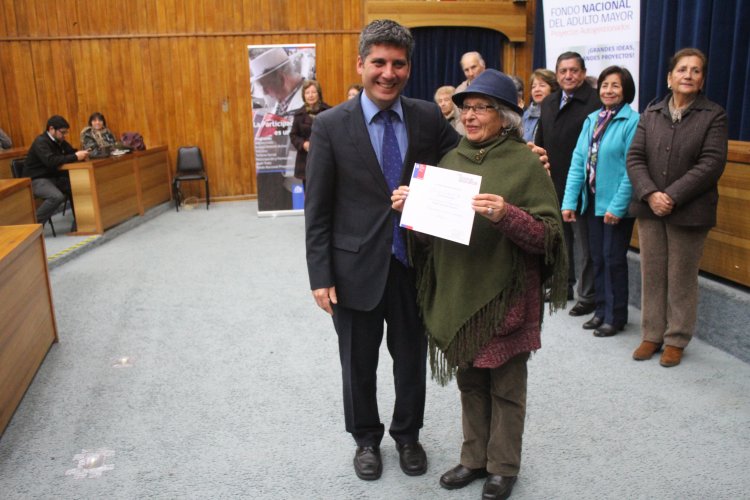 FONDO DEL ADULTO MAYOR FINANCIA PROYECTOS DE 188 INSTITUCIONES REGIONALES