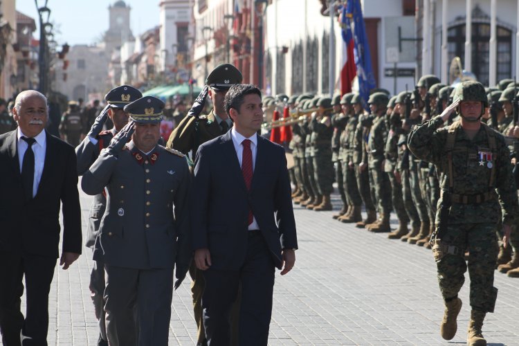 LA SERENA CELEBRA NUEVO ANIVERSARIO CON SOLEMNE DESFILE