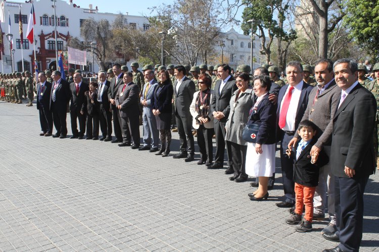 LA SERENA CELEBRA NUEVO ANIVERSARIO CON SOLEMNE DESFILE
