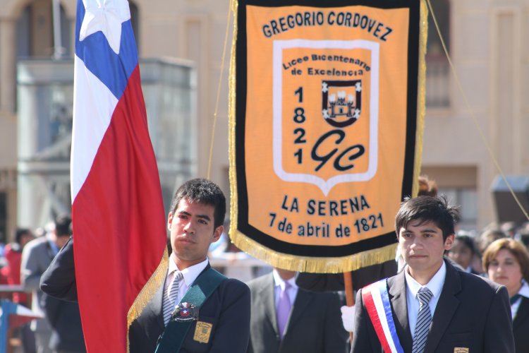 LA SERENA CELEBRA NUEVO ANIVERSARIO CON SOLEMNE DESFILE
