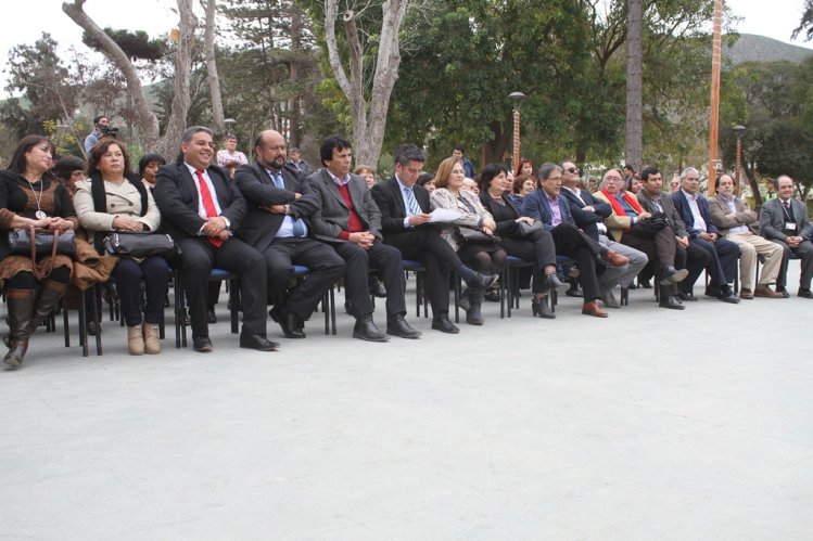 GOBIERNO REGIONAL DE COQUIMBO ENTREGA NUEVO BUS PARA EL HOSPITAL DE ILLAPEL