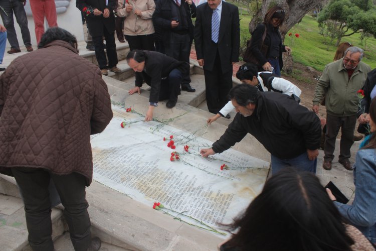 LANZAN LIBRO CON CASOS DE VÍCTIMAS DE DD.HH. EN CONEMMORACIÓN DEL DÍA NACIONAL DEL DETENIDO DESAPARECIDO