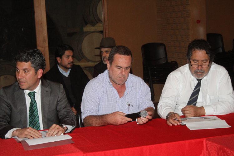 GOBIERNO Y PRODUCTORES DE PISCO FORTALECEN TRABAJO COLABORATIVO