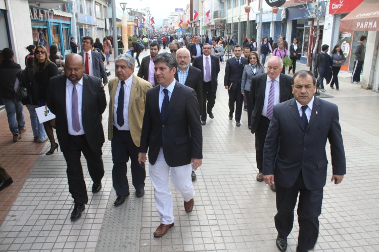 CON UN CONCIERTO EN PLENO PASEO PEATONAL DE OVALLE SE ENTREGAN FONDOS DEL CONCURSO PARA BANDAS Y ORQUESTAS JUVENILES