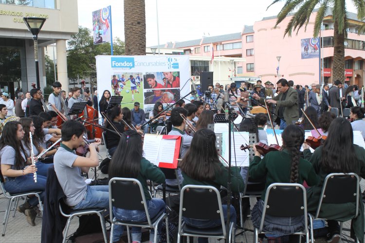 CON UN CONCIERTO EN PLENO PASEO PEATONAL DE OVALLE SE ENTREGAN FONDOS DEL CONCURSO PARA BANDAS Y ORQUESTAS JUVENILES