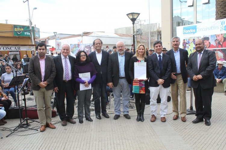 CON UN CONCIERTO EN PLENO PASEO PEATONAL DE OVALLE SE ENTREGAN FONDOS DEL CONCURSO PARA BANDAS Y ORQUESTAS JUVENILES