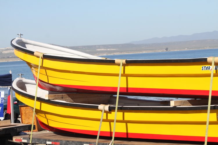 GOBIERNO ENTREGA LAS PRIMERAS EMBARCACIONES A LOS PESCADORES DE TONGOY