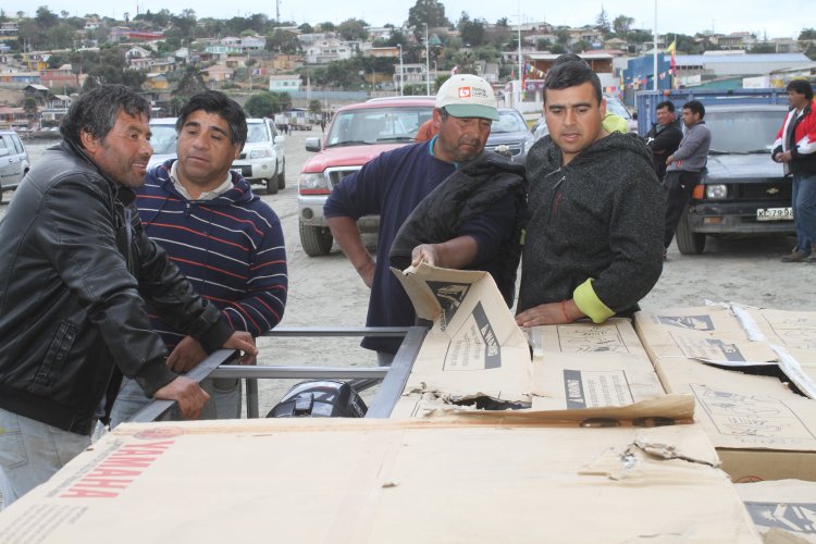 GOBIERNO ENTREGA NUEVOS MOTORES A LOS PESCADORES ARTESANALES DE TONGOY