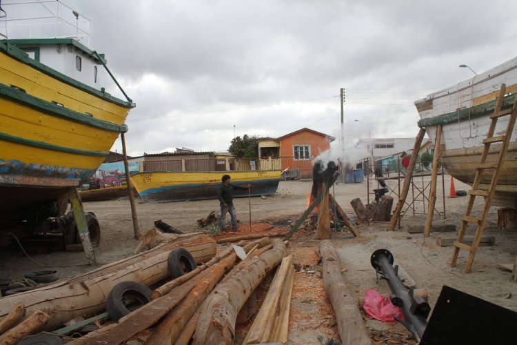 GOBIERNO ENTREGA NUEVOS MOTORES A LOS PESCADORES ARTESANALES DE TONGOY