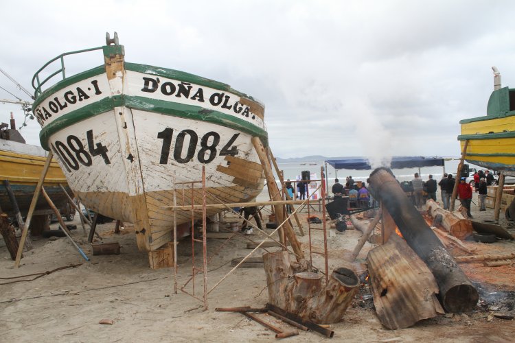 GOBIERNO ENTREGA NUEVOS MOTORES A LOS PESCADORES ARTESANALES DE TONGOY