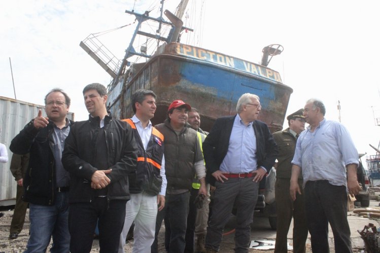 MINISTROS SUPERVISAN MEDIDAS DE APOYO POR TERREMOTO Y TSUNAMI EN COQUIMBO