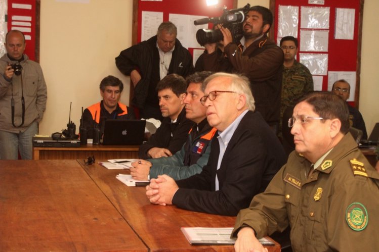 MINISTROS SUPERVISAN MEDIDAS DE APOYO POR TERREMOTO Y TSUNAMI EN COQUIMBO