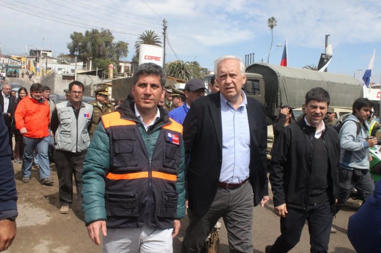 MINISTROS SUPERVISAN MEDIDAS DE APOYO POR TERREMOTO Y TSUNAMI EN COQUIMBO