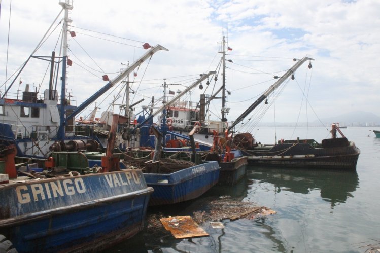 MINISTROS SUPERVISAN MEDIDAS DE APOYO POR TERREMOTO Y TSUNAMI EN COQUIMBO