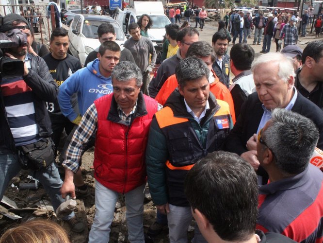 MINISTROS SUPERVISAN MEDIDAS DE APOYO POR TERREMOTO Y TSUNAMI EN COQUIMBO