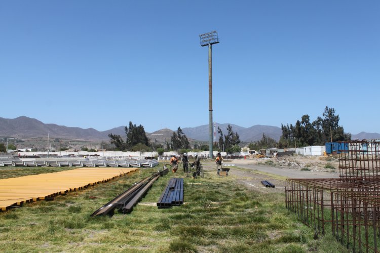 CONTRALORÍA AUTORIZA A EMPRESA PARA CONSTRUIR EL ESTADIO DE OVALLE
